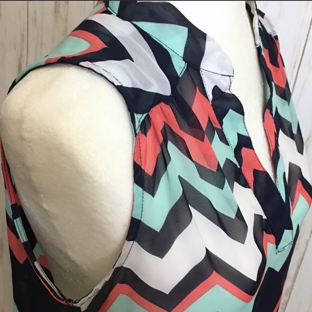 Rue 21 Chevron Sheer Tunic - Picture 4 of 7